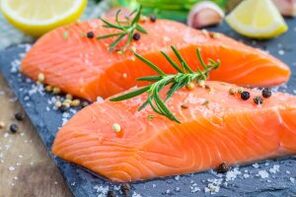 性欲が低下した男性の食事におけるサケの切り身